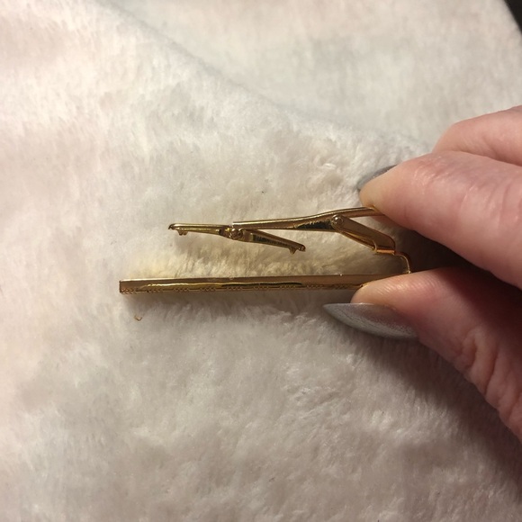 Vintage men’s square panel textured goldtone tie clip - Picture 4 of 7